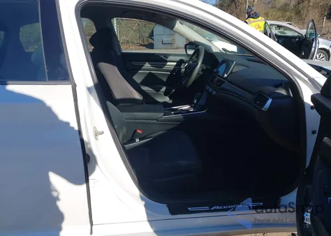 2020 Honda Accord Lx z USA, uszkodzony, nr VIN 1HGCV1F18LA004527